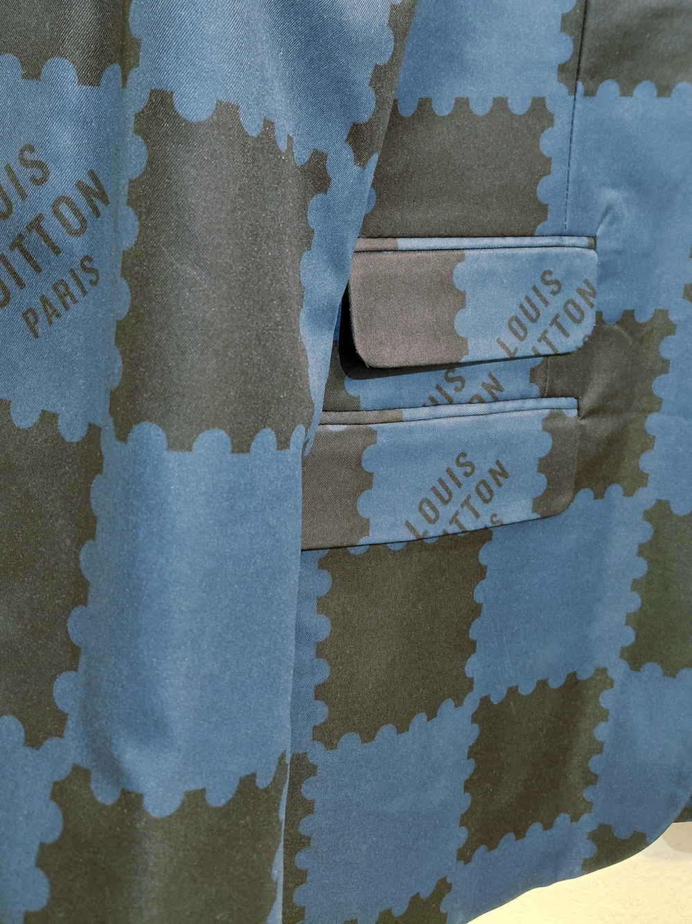 Louis Vuitton Men's Marque L.V Made Déposée Bold Blue & Black Checked Blazer 42R - Picture 5 of 12